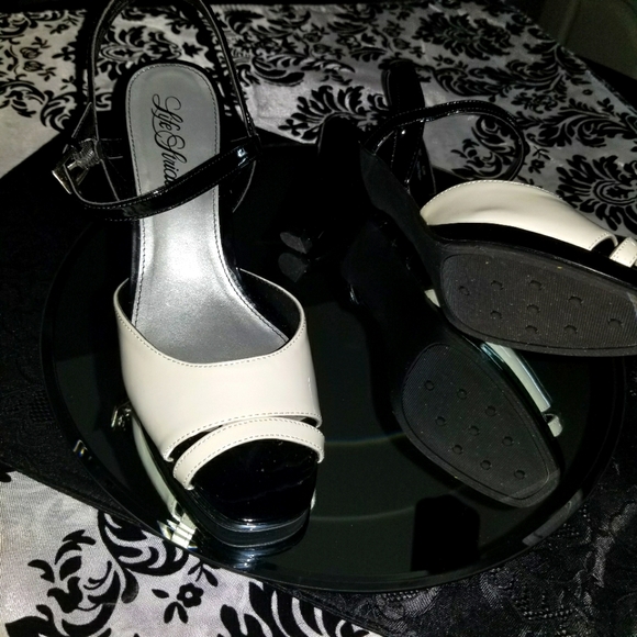 Shoes - Picture 2 of 6